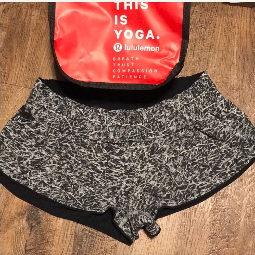 Lululemon reversible running short